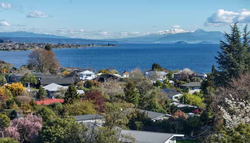 15 Henry Hill Road, Hilltop