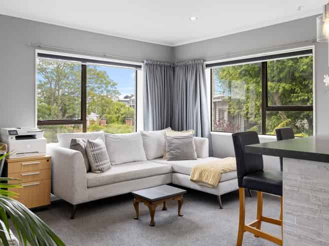 15 Henry Hill Road, Hilltop