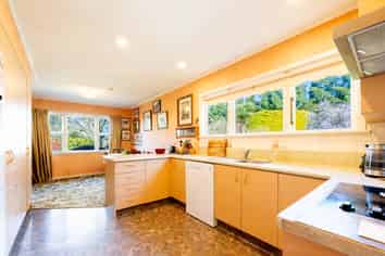 340 Falvey Road, Levels