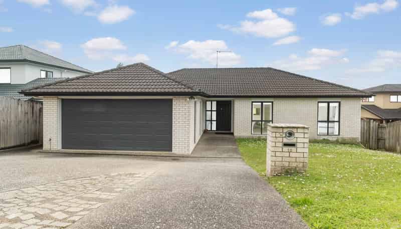 12 Black Teal Close, Unsworth Heights