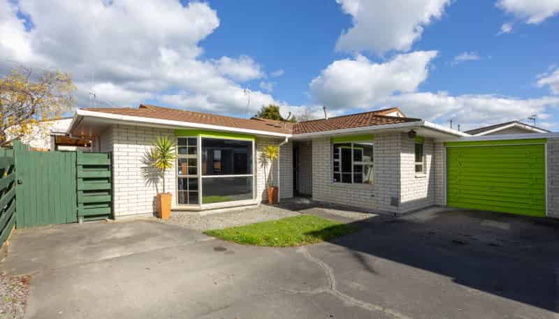 2/4 Meadowbrook Drive, Cloverlea