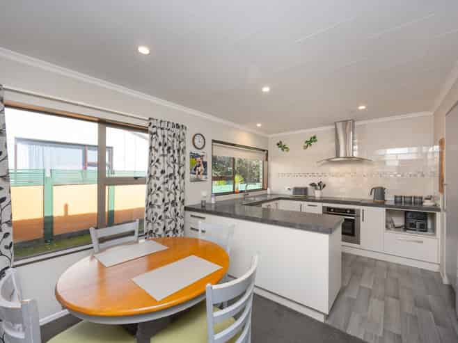 2/4 Meadowbrook Drive, Cloverlea