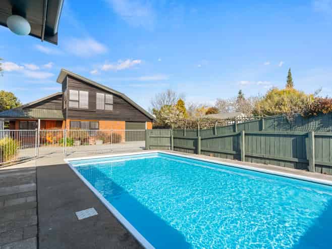 10A Opaki Road, Lansdowne