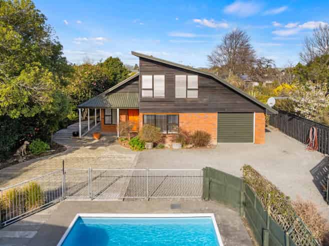 10A Opaki Road, Lansdowne