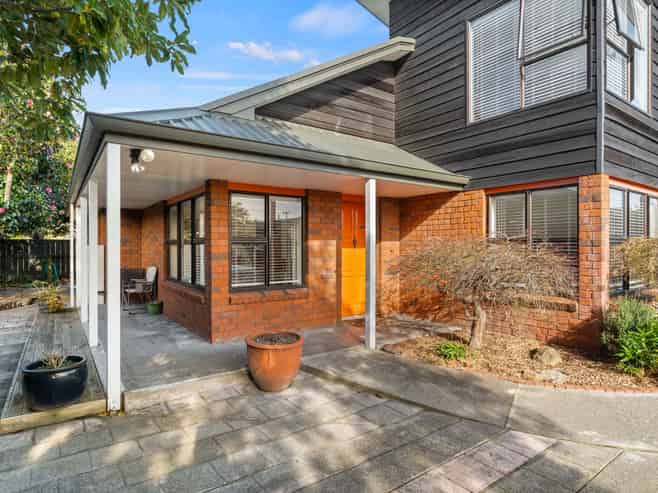 10A Opaki Road, Lansdowne