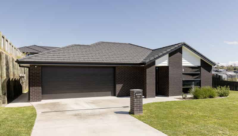 180 Adler Drive, Ohauiti