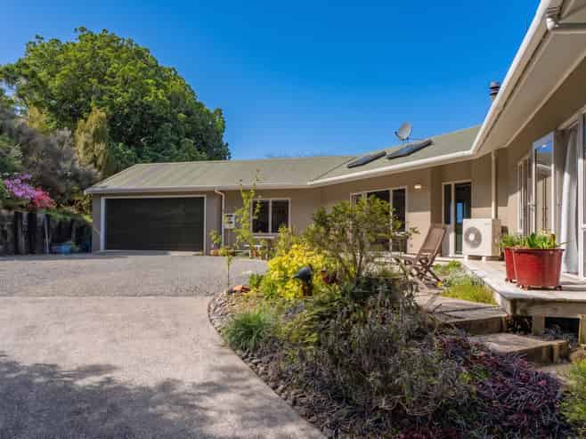 105 Main Road, Tairua