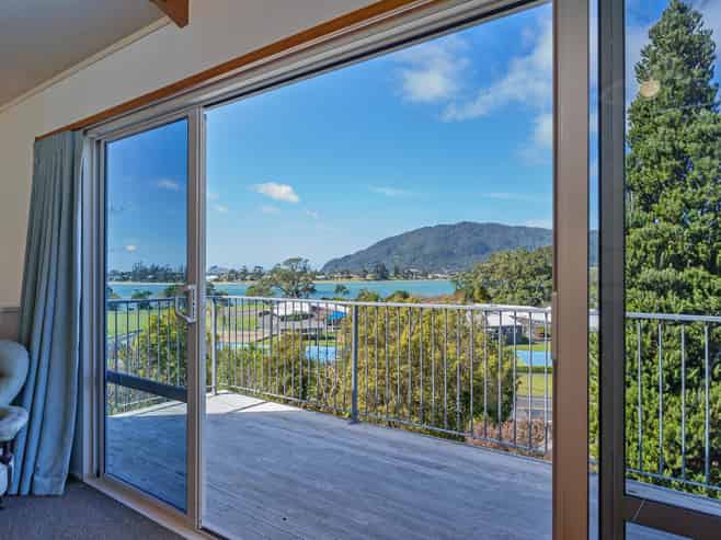 105 Main Road, Tairua