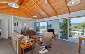 105 Main Road, Tairua
