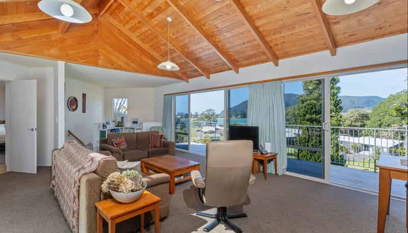 105 Main Road, Tairua