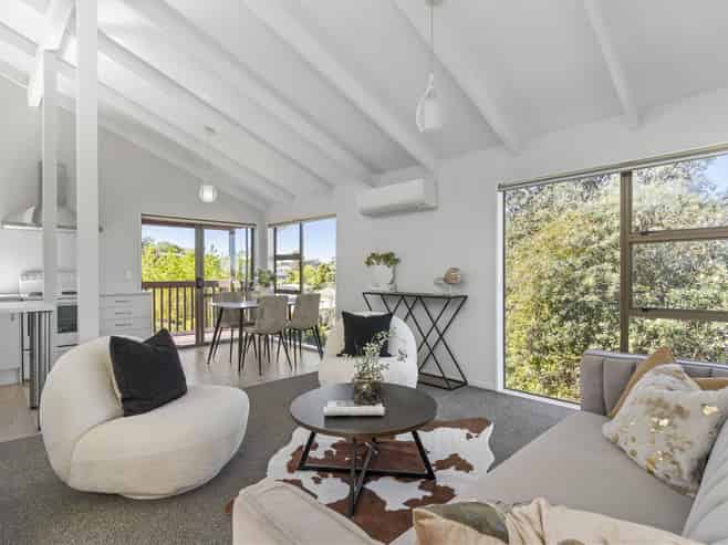 1/18, 2/18 Glen Vista Road, Bayview