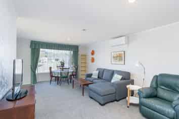 8/17 John Street, Trentham
