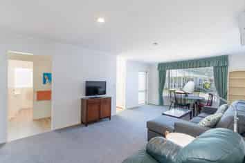 8/17 John Street, Trentham