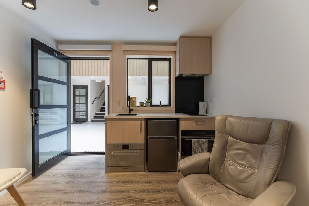 365 Reasons to Buy this Apartment 5