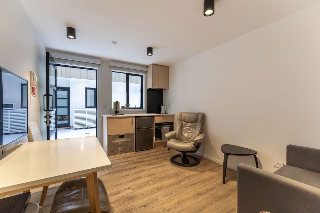 365 Reasons to Buy this Apartment 4