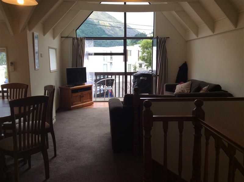 Central Queenstown Apartment 5