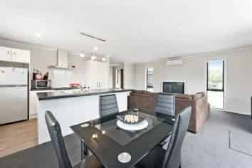 6 Hayden Way, Welcome Bay