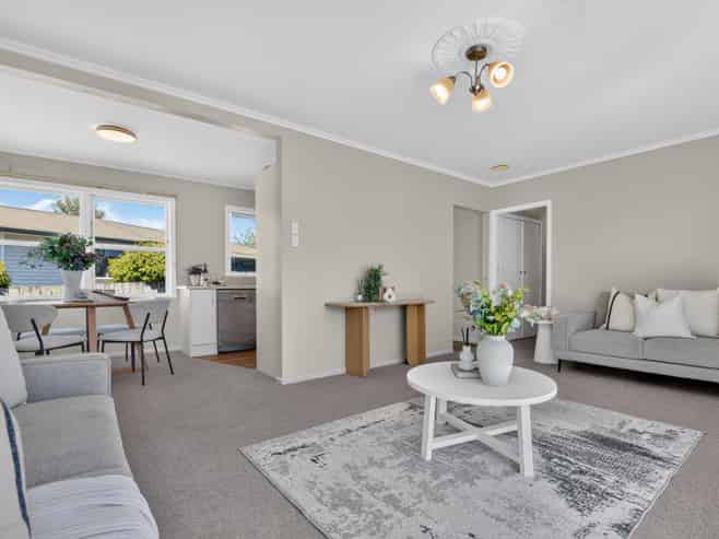 27 Joanna Place, Deanwell