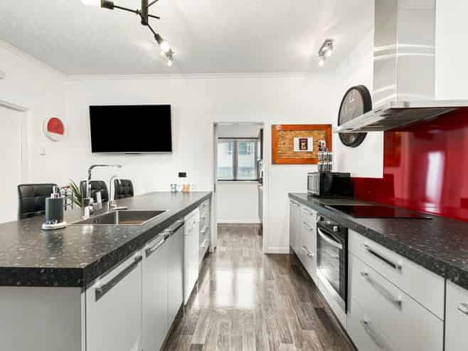 1/223 Queens Drive, Windsor