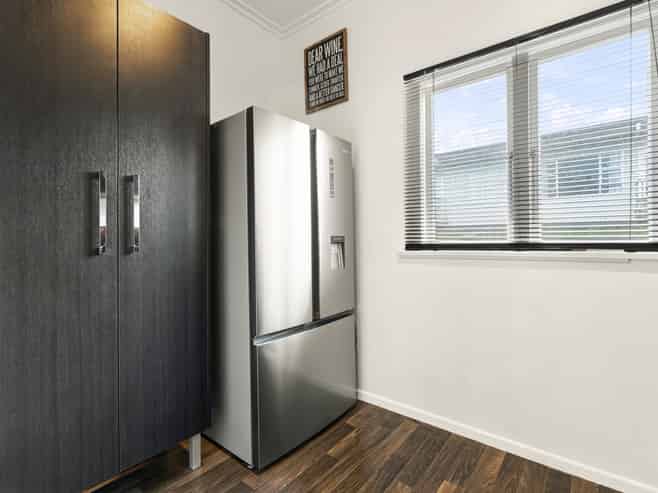 1/223 Queens Drive, Windsor