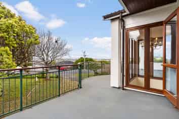 2/14 Castor Bay Road, Castor Bay