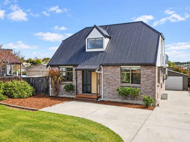 50 Poaka Avenue, Dinsdale