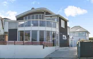 96B Lyall Parade, Lyall Bay