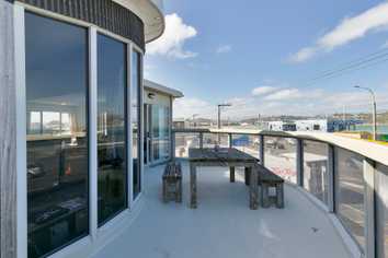96B Lyall Parade, Lyall Bay