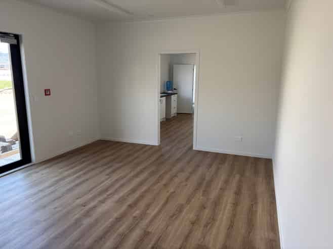 Substantial Workshop Facility with Large Yard