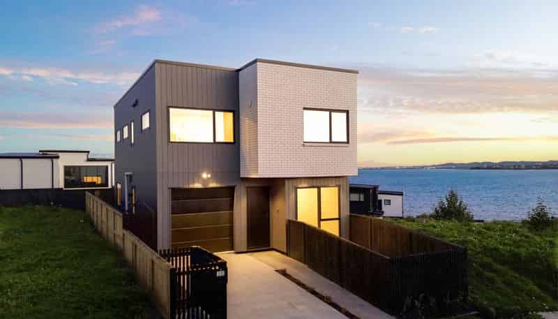 20 Harbourside Parade, Hobsonville