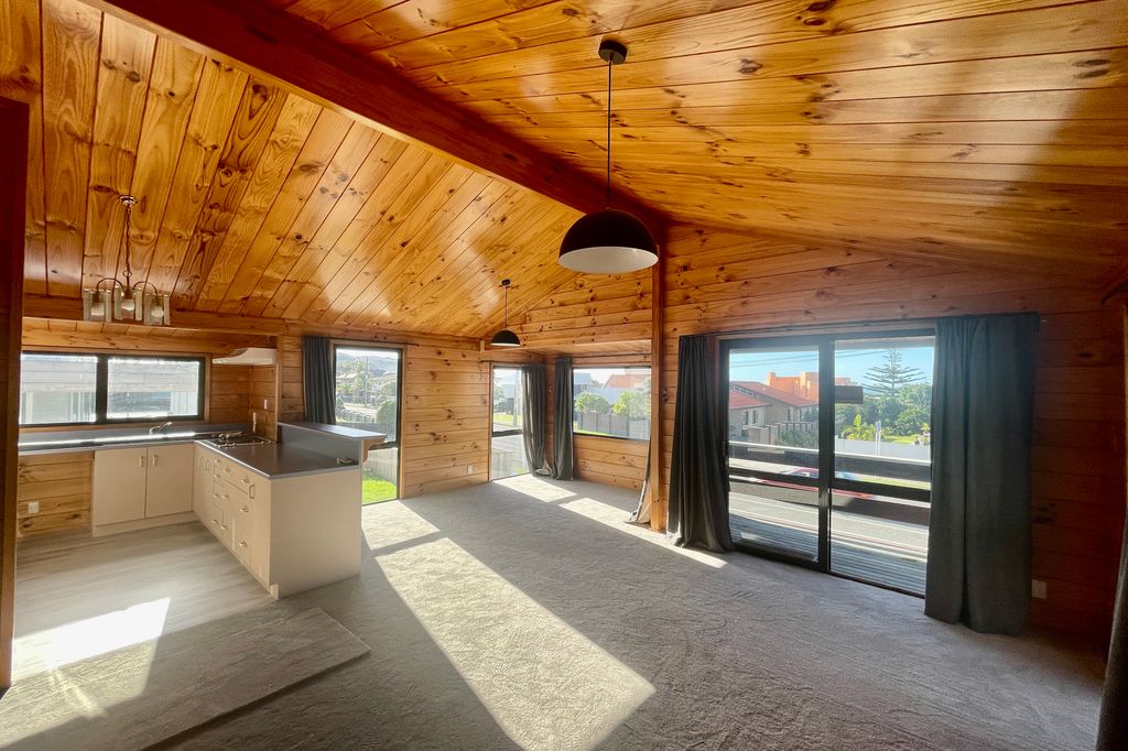 3-bedroom home available in Ohope! 4