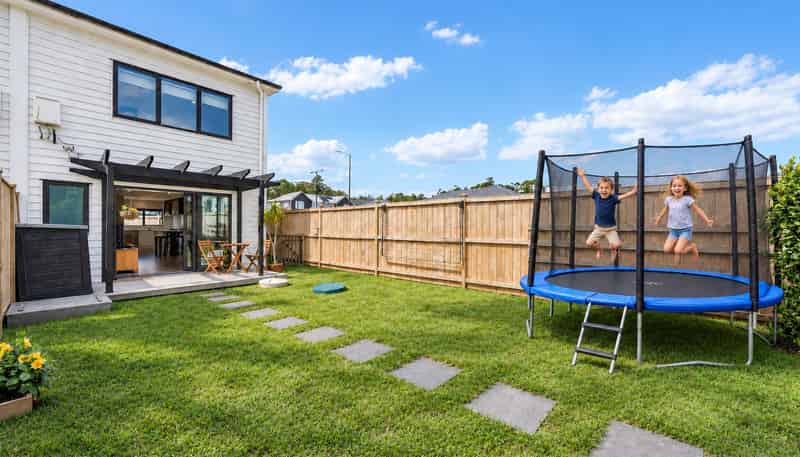2 Lumbarda Drive, Kumeu