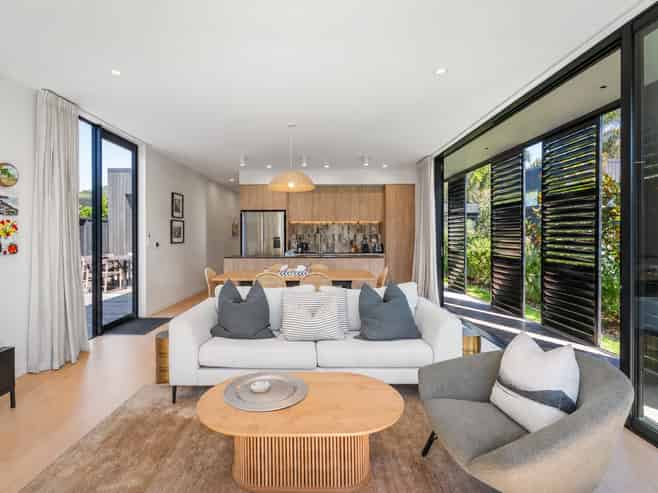 9B Fourth Avenue, Onetangi