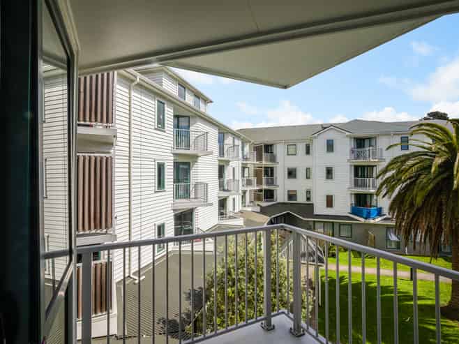 C4/13 Palm Grove, Berhampore