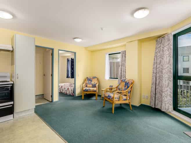 C4/13 Palm Grove, Berhampore