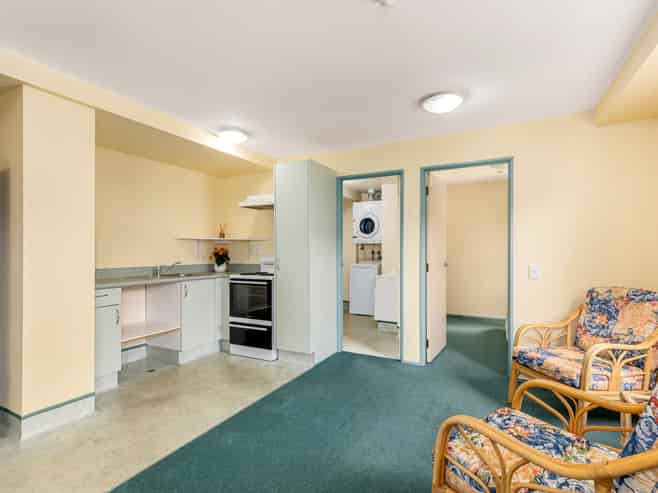 C4/13 Palm Grove, Berhampore