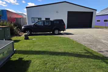 WAREHOUSE / WORKSHOP TO LEASE IN NORMANBY