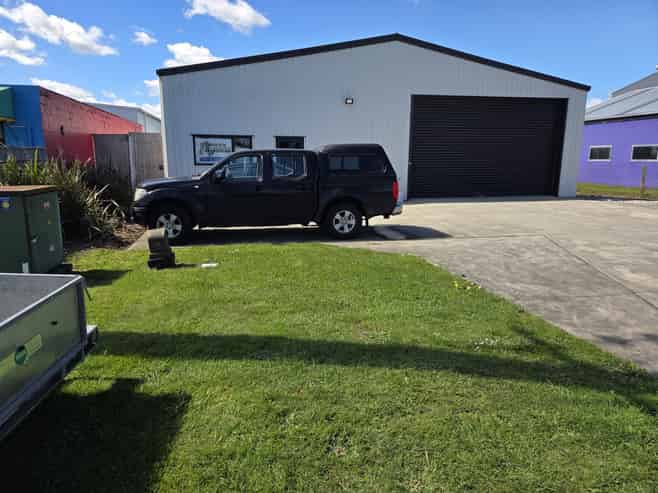WAREHOUSE / WORKSHOP TO LEASE IN NORMANBY