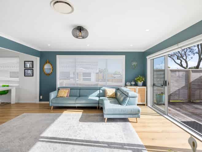 4 Binda Place, Botany Downs