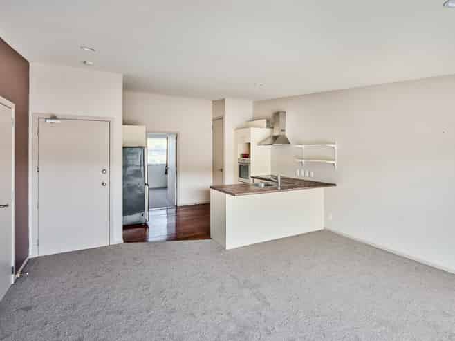 14/2 Northpoint Street, Plimmerton