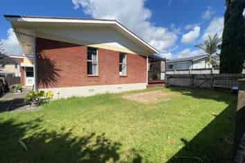 17 Thorburn Ave, Red Beach