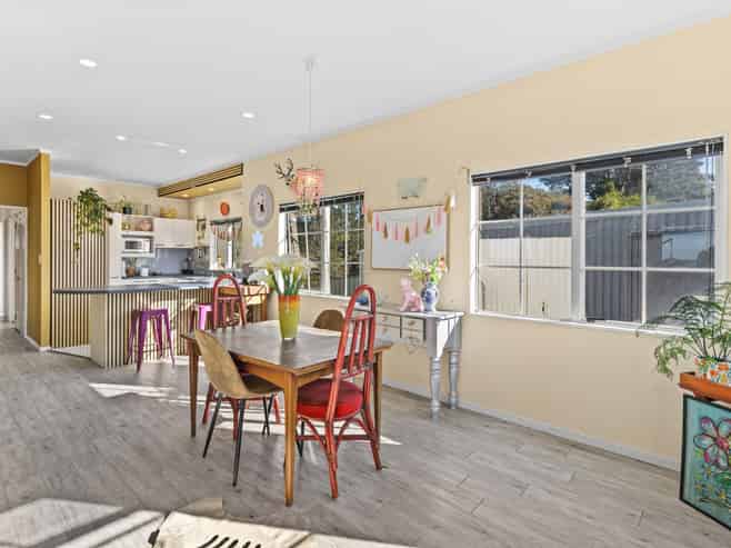 23 Waitakere Road, Waitakere
