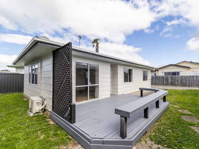 2/66 Bledisloe Road, Maraenui