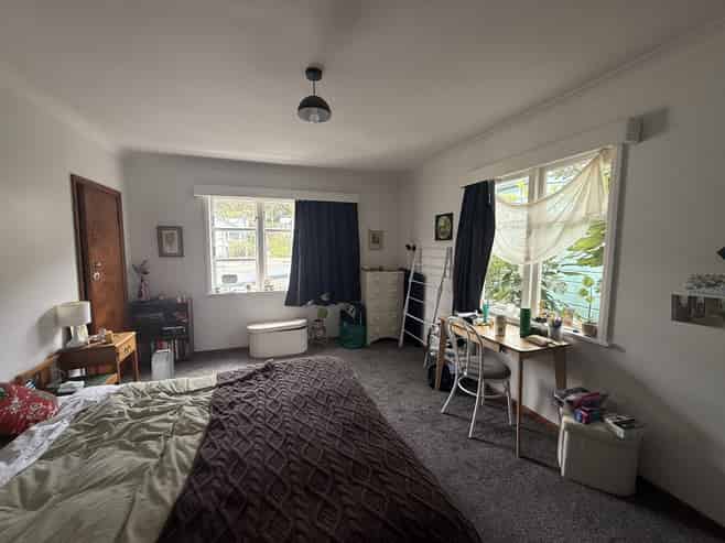 2/186 Owen Street, Newtown