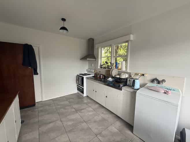 2/186 Owen Street, Newtown