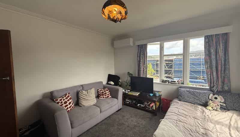 2/186 Owen Street, Newtown