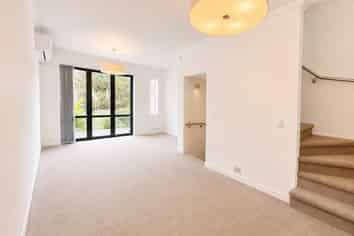 76 Norwood Drive, Flat Bush
