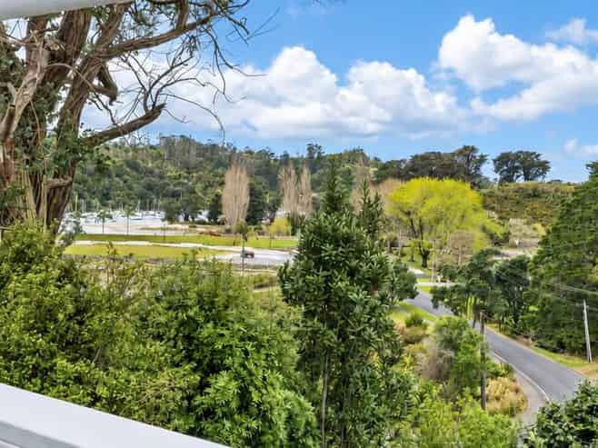 16 Flounder Point Road, Stillwater