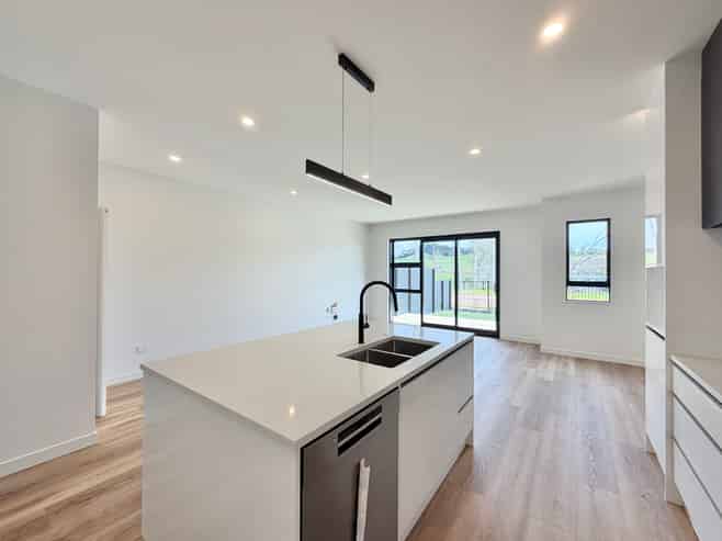 9 Rillside Crescent, Milldale