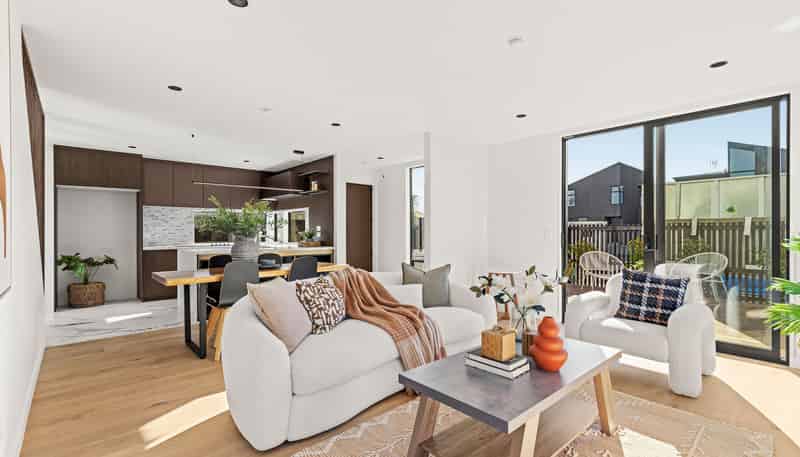2-4/96 Innes Road, Saint Albans